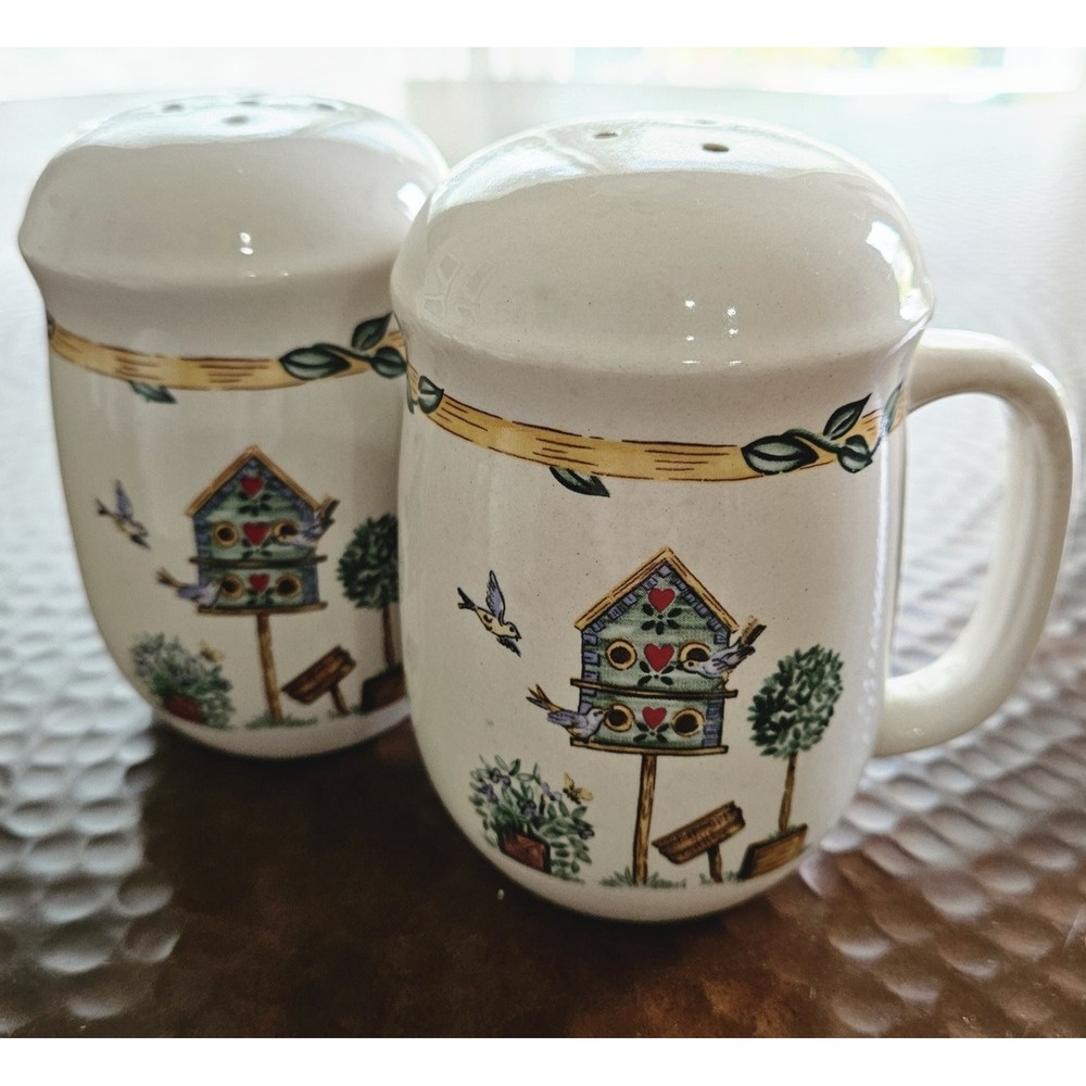 Thomson Pottery Birdhouse Salt & Pepper Shaker Set Cottagecore Kitchen Stoppers - Picture 2 of 4